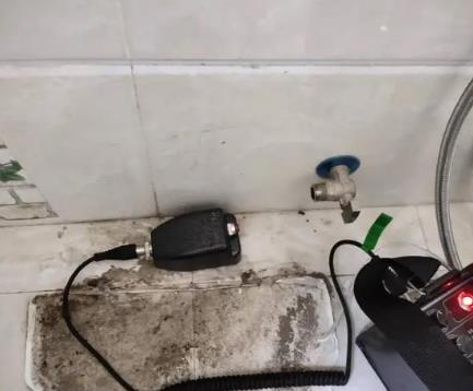 青白江屋顶漏水维修公司分享下卫生间漏水的危害及解决方法